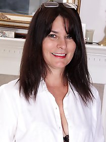 Horny american housewife getting wet