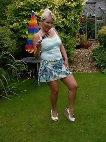 Housewife Lily from Aunt Judys gallery 6