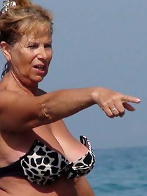 Cock hungry experienced momma getting nude on pics