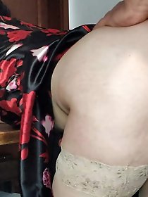 Shapely old mademoiselles are showing their sexy ass on pics