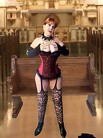 French mature businesswoman gets their cunt drilled