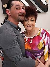 Naughty mature lady getting nasty