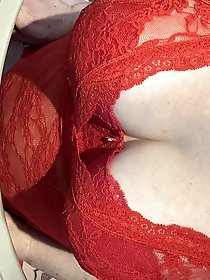 Blondie old sluts are posing fully naked on pics