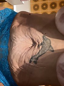 Randy women are posing on the street