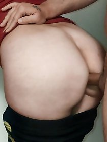 Married mature woman receives ejaculation in her rectum