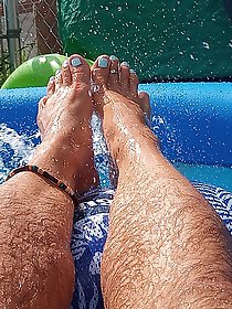 Aquatic foot pampering